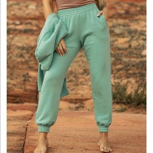 ✨SALE✨NWT tribe kelley butter sweats